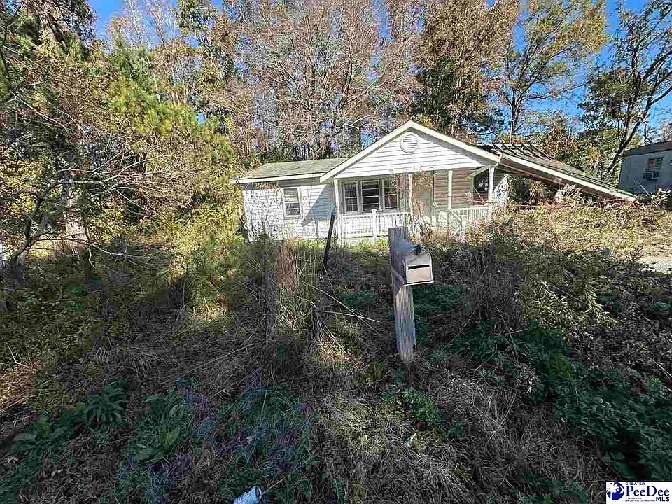 2nd image of 6 Dogwood St