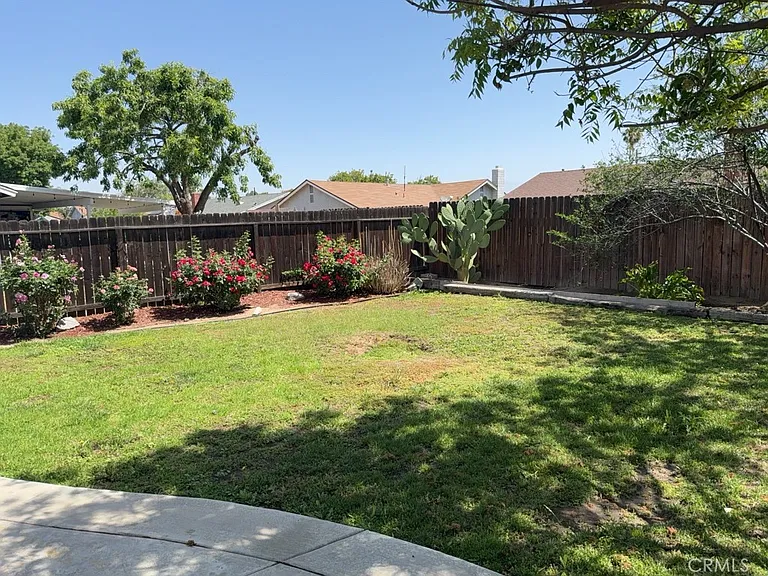 24245 Powell Pl — Photo 3