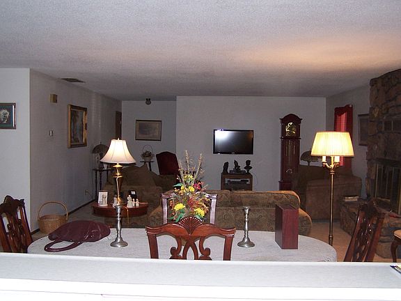 4th image of 3 Hillcrest Vlg