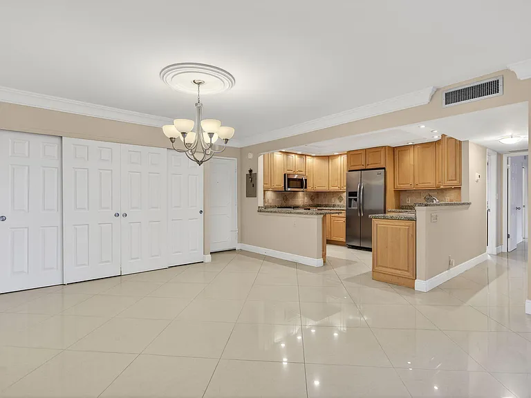 405 N Ocean Blvd #208 — Photo 3