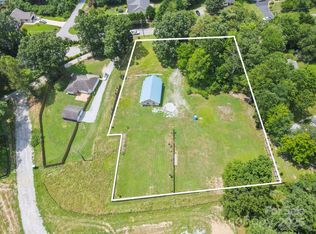 692 Stoney Mountain Rd, Hendersonville, NC 28791
