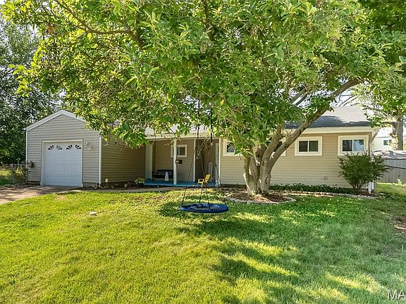2nd image of 7104 Fernbrook Dr