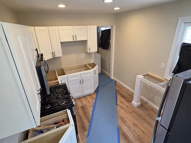 469 Woodlawn Ave — Photo 3