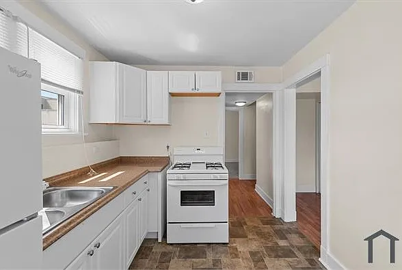 915 Chartiers Ave #2 — Photo 14
