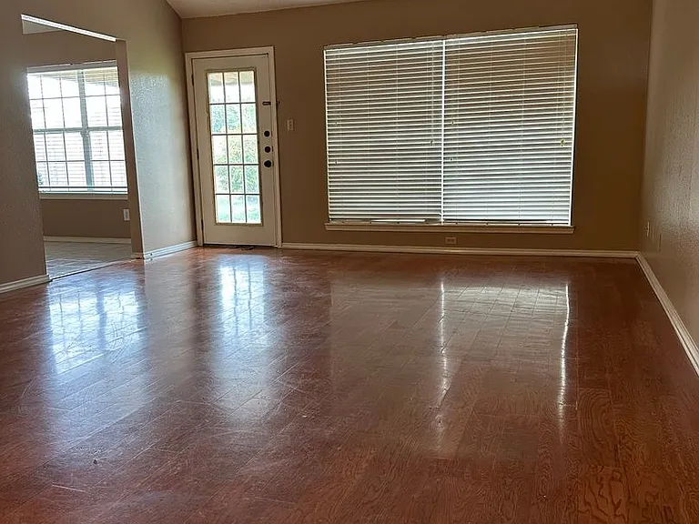 3601 Warbler Ave — Photo 2