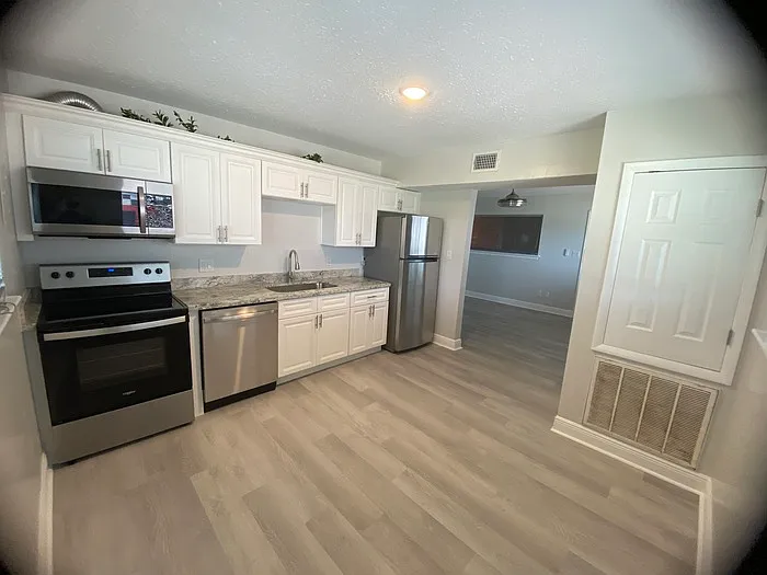 139 McDonnell Ave #20