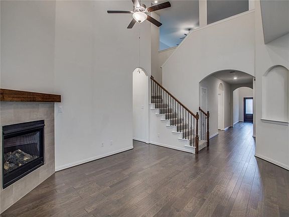 2nd image of 2723 Salt Creek Way