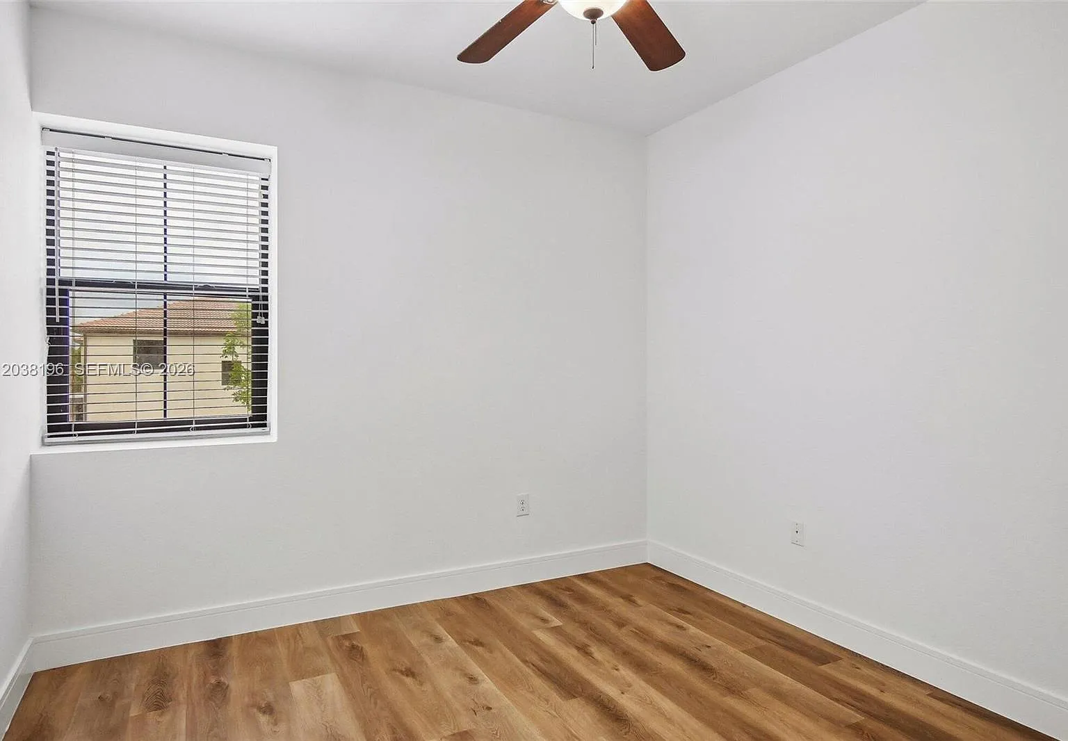 4 bed, 2573 sqft, $4,500 — Photo 2