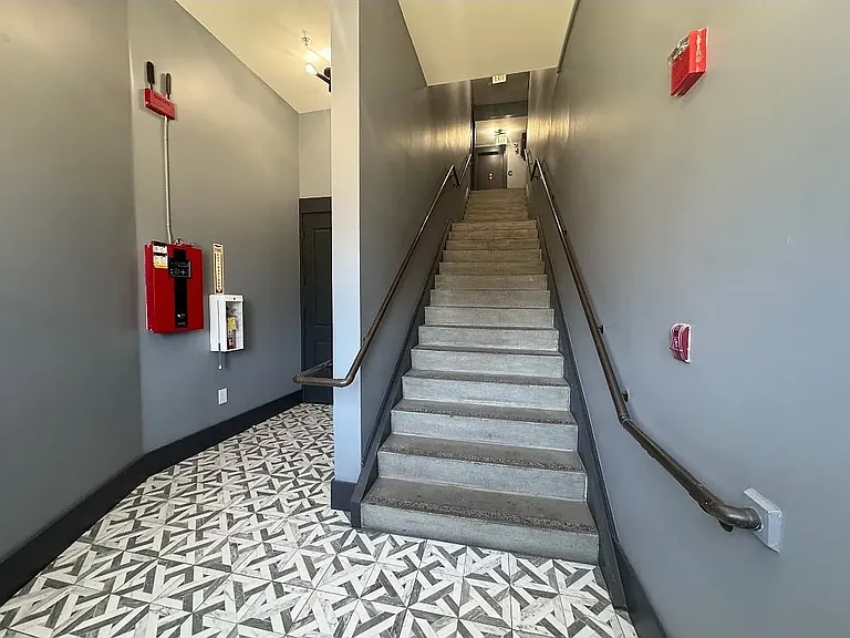 2597 Telegraph Ave #B — Photo 31