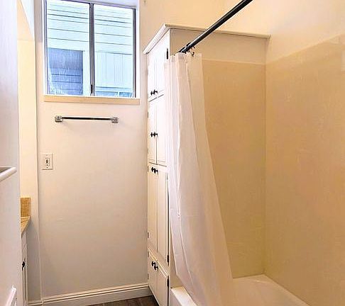 3rd image of 293 Divisadero St #B