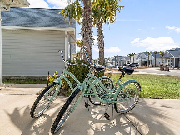 Take a stroll on the bikes around the community or catch a sunset!
