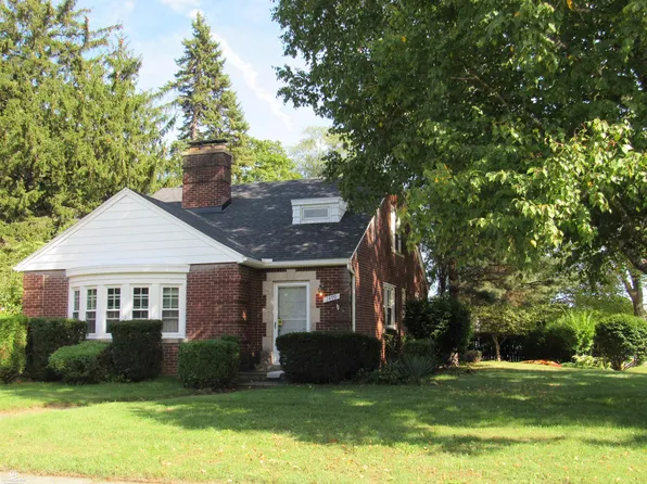 1499 Wellesley Dr, Mount Clemens, MI 48043