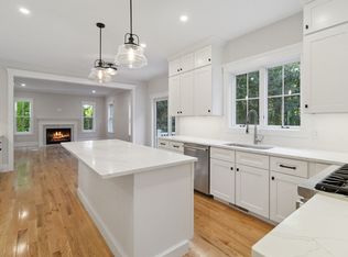 19 E Main St, Southborough, MA 01772