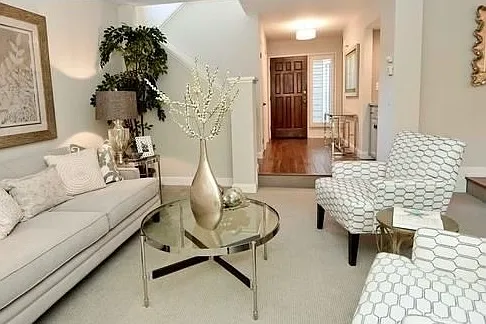 1968 Stratton Cir — Photo 2