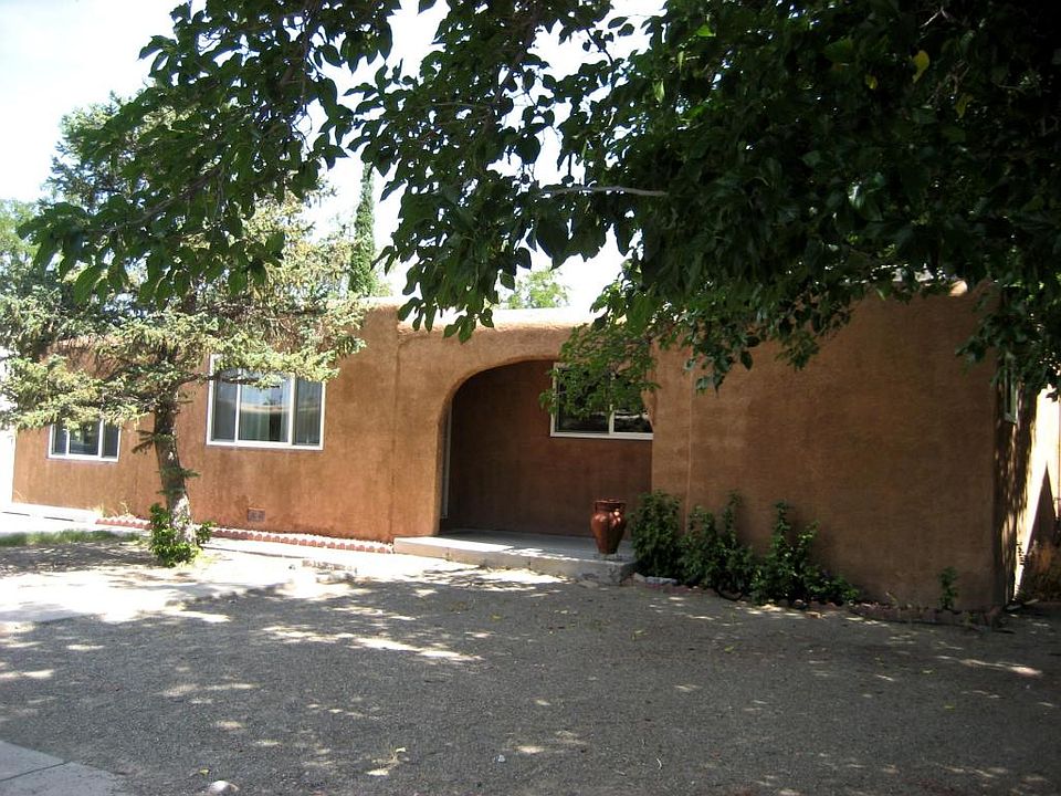 1st image of 3114 Aliso Dr NE