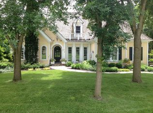 27W285 Wallace Rd, Wheaton, IL 60189