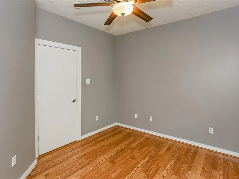 4030 Center St — Photo 24