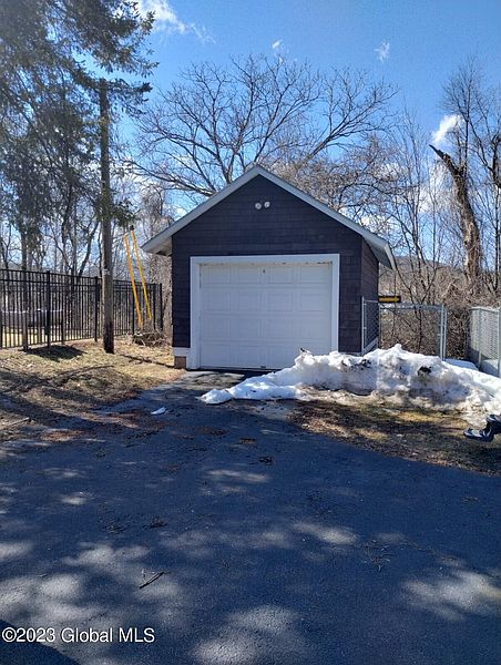 5th image of 133 Lake George Avenue