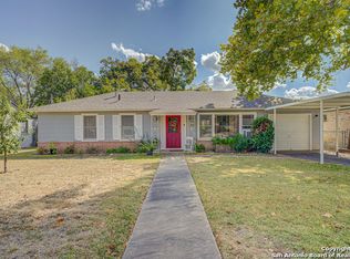 1015 E Ireland St, Seguin, TX 78155