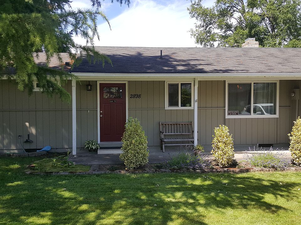 1st image of 2898 Hoover Ave SE