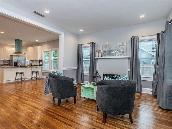 4th image of 3113 W Empedrado St