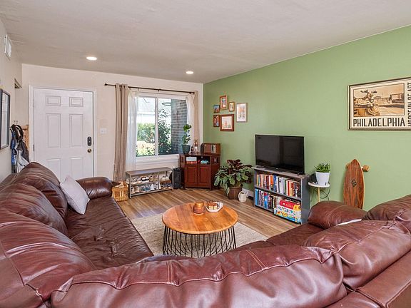 3rd image of 1908 Inglewood Dr APT B