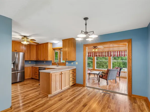 700 Division St, Guthrie Center, IA 50115