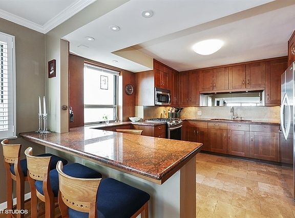 3rd image of 3470 N Lake Shore Dr APT 4A
