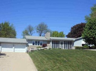 135 S Lake Shore Dr, Decatur, IL 62521