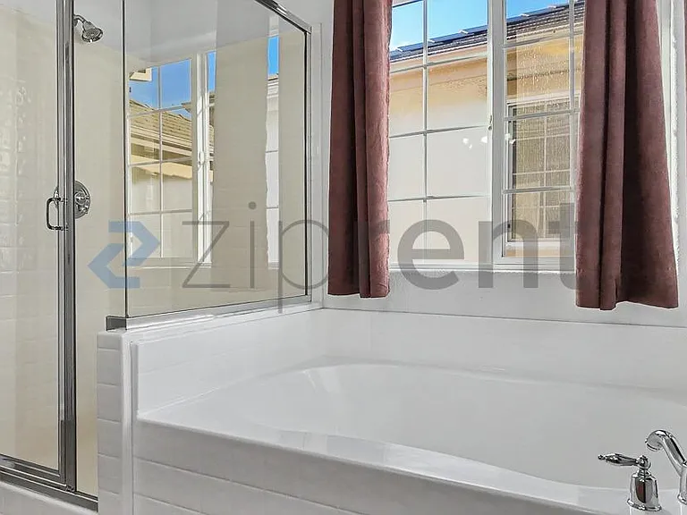 8464 Roseto Rd — Photo 42