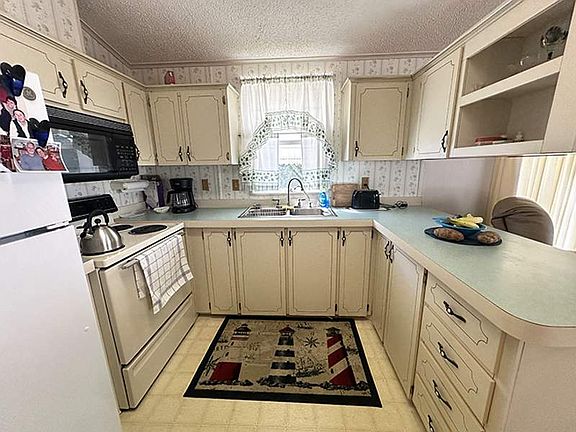 2nd image of 25710 Impatiens Ct #L-183