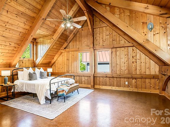 27th image of 10 Dogwood Hills Ln #12