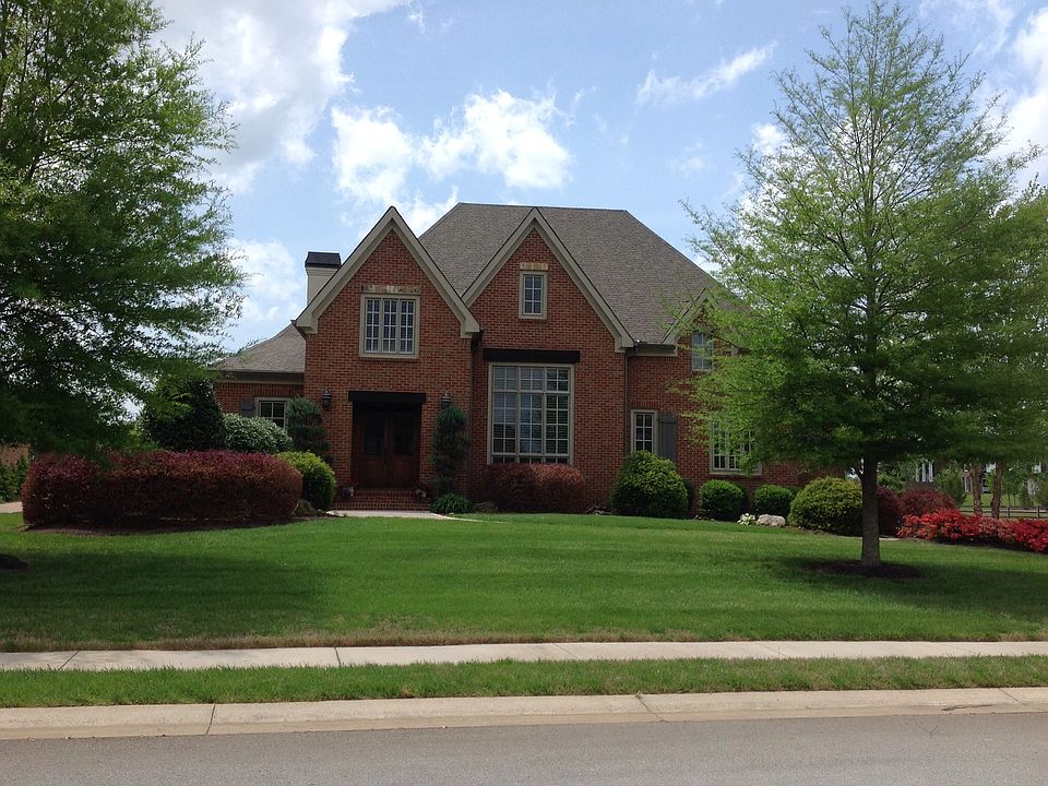 Boat lift included with sale