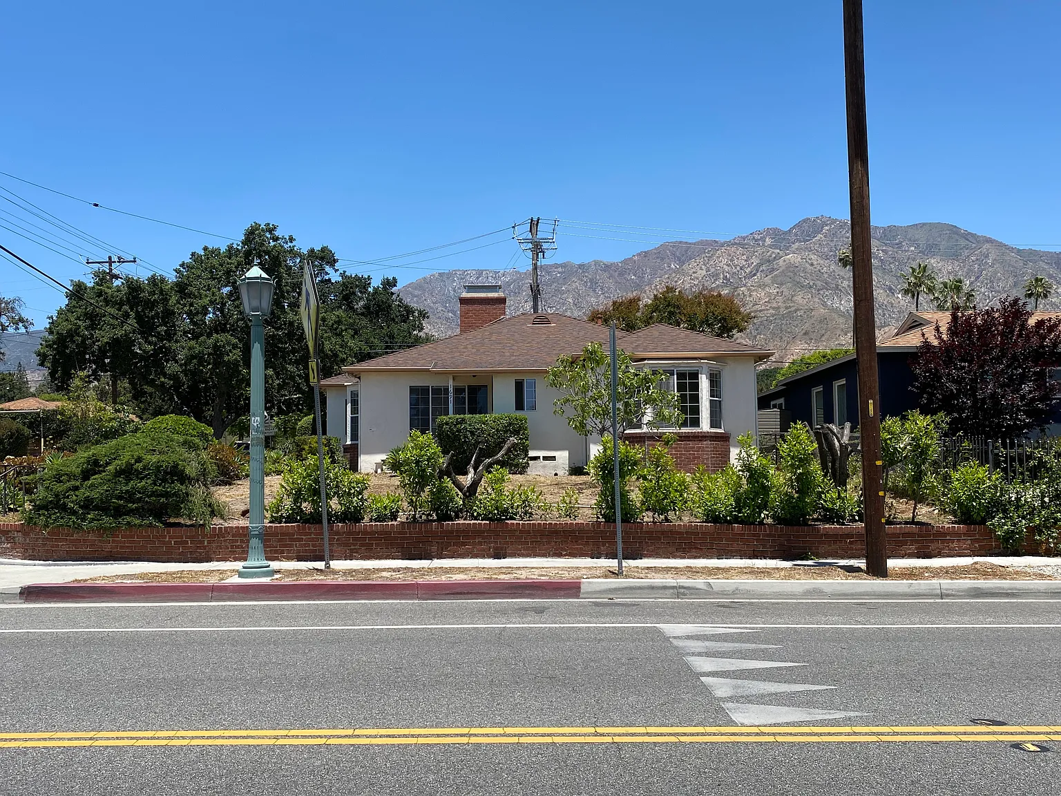 1691 New York Dr — Photo 3