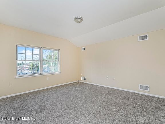 3rd image of 15 Gloria Ct