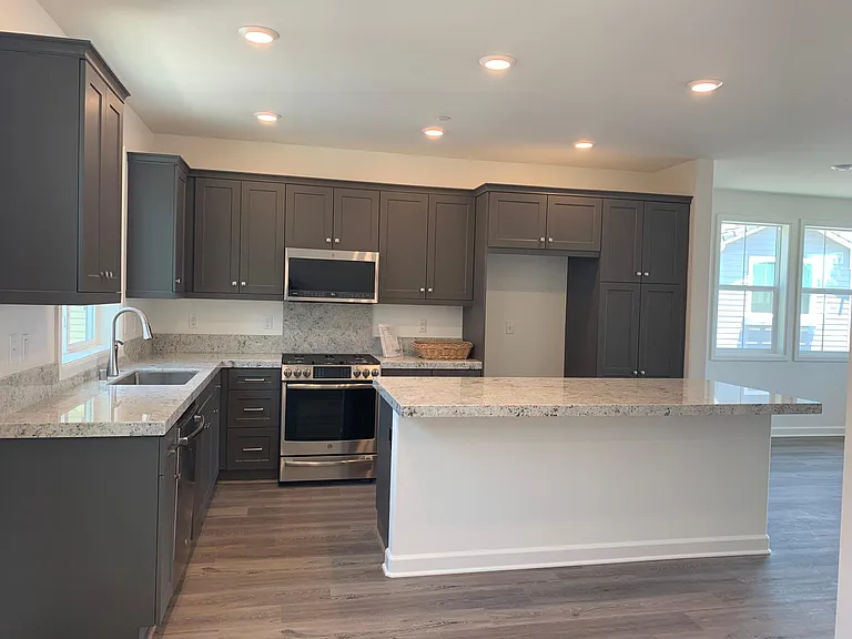 4351 Canyon Coral Ln — Photo 2