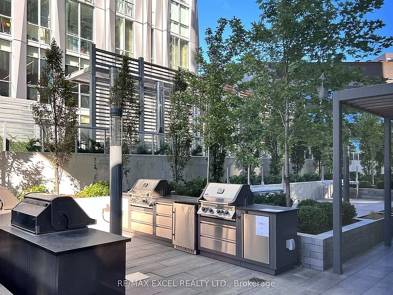 8 Cumberland St #1808 — Photo 31
