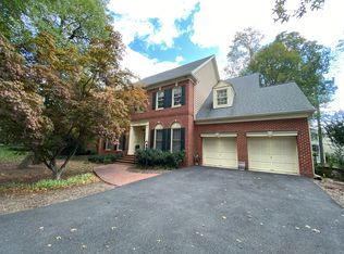 12609 Misty Creek Ln, Fairfax, VA 22033