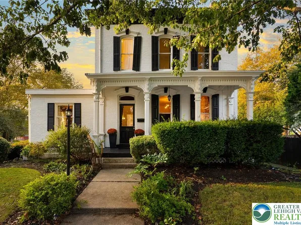 25 W High St, Marietta, PA 17547