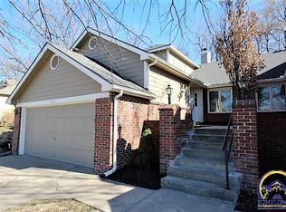 2108 Crossgate Dr, Lawrence, KS 66047