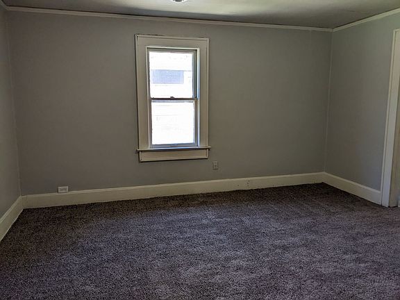 3rd image of 307 Kent Ave #11435306