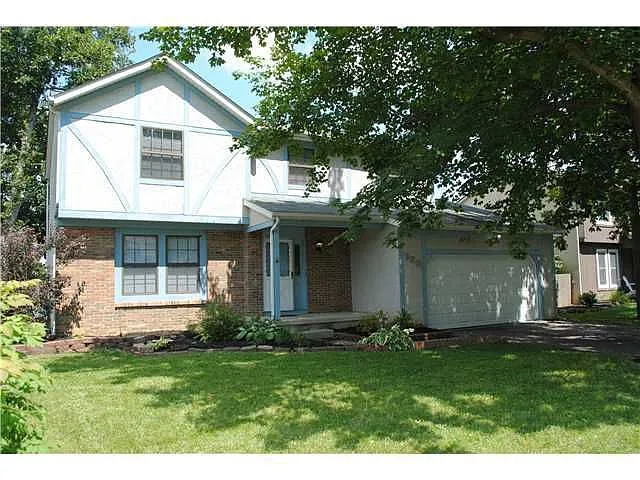 230 Maple Ave photo 1