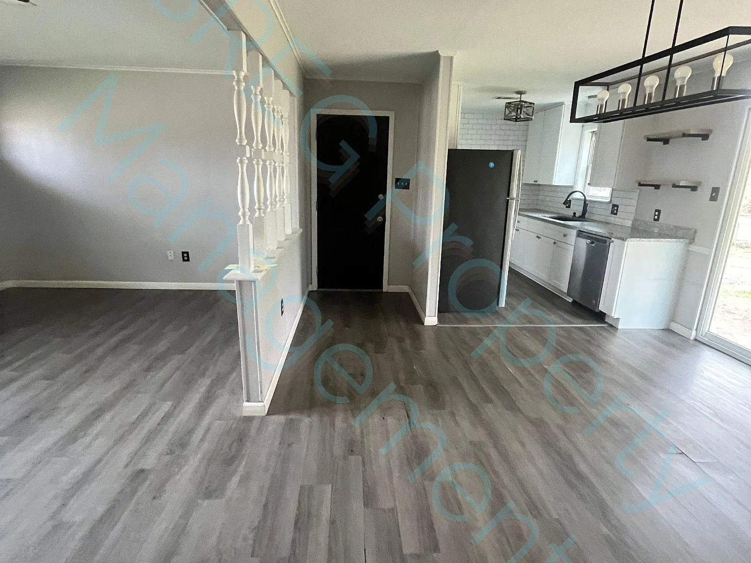 3 bed, 1048 sqft, $1,150 — Photo 2