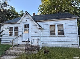 822 W McClure Ave, Peoria, IL 61604