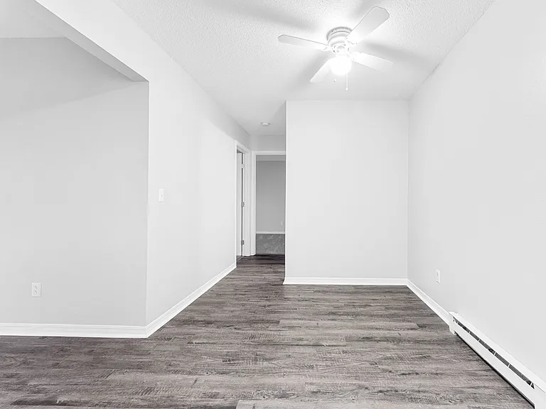 Walnut Woods Apartments — Photo 26
