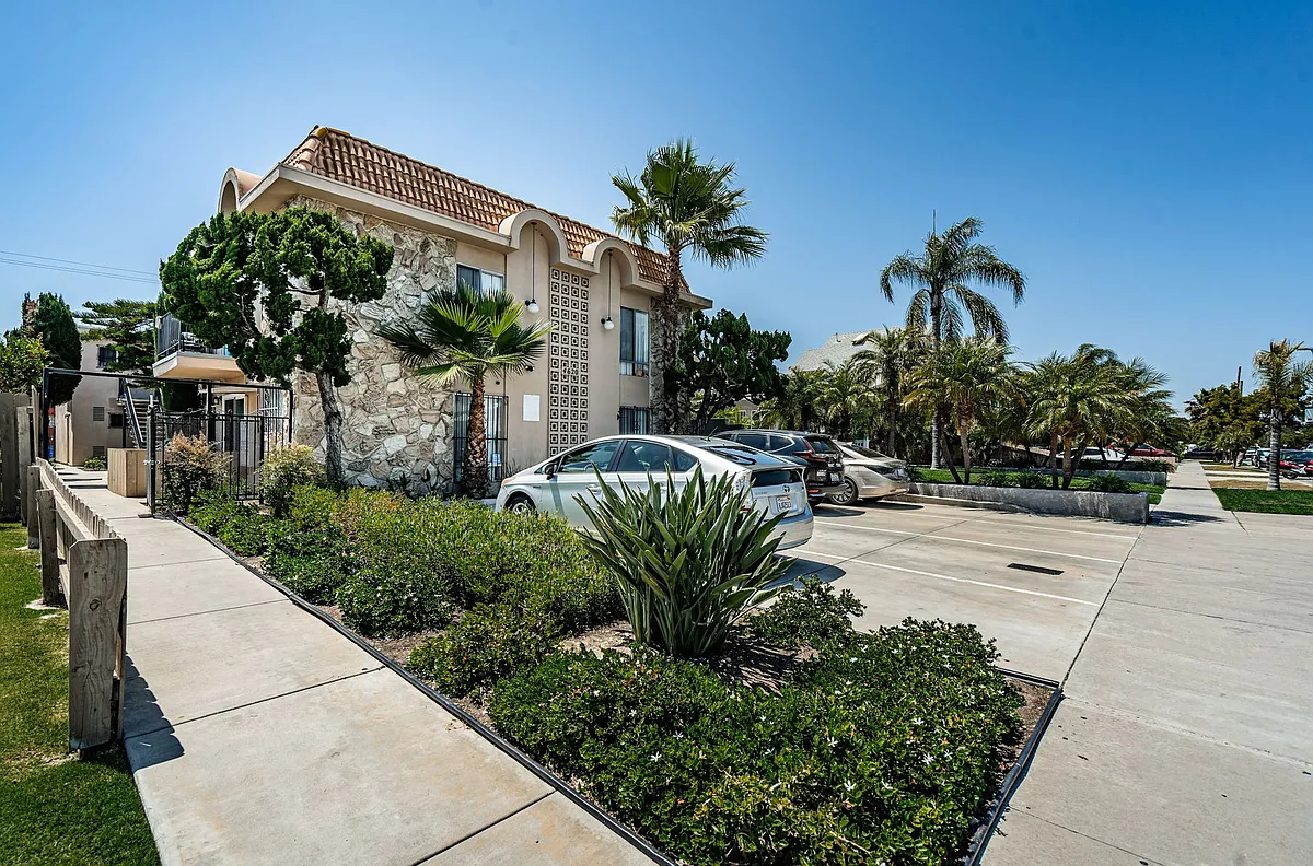 Building Photo - North Park Apartment Complex with Parking