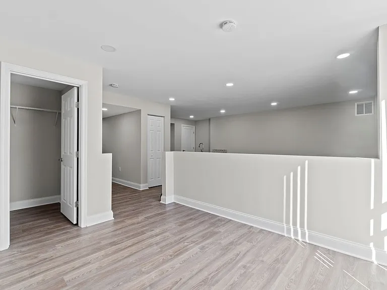 Westchester Tower Apartments — Photo 11