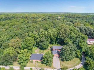 5703 Honey Grove Rd, Ely, IA 52227