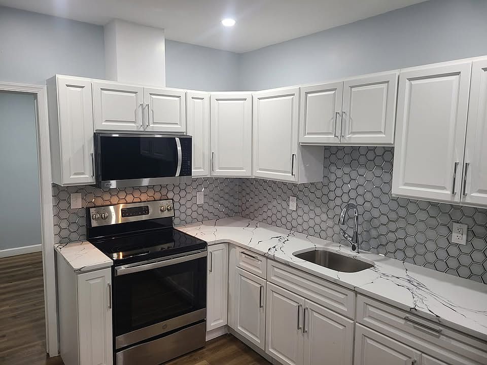 2nd image of 932 Birch St #1