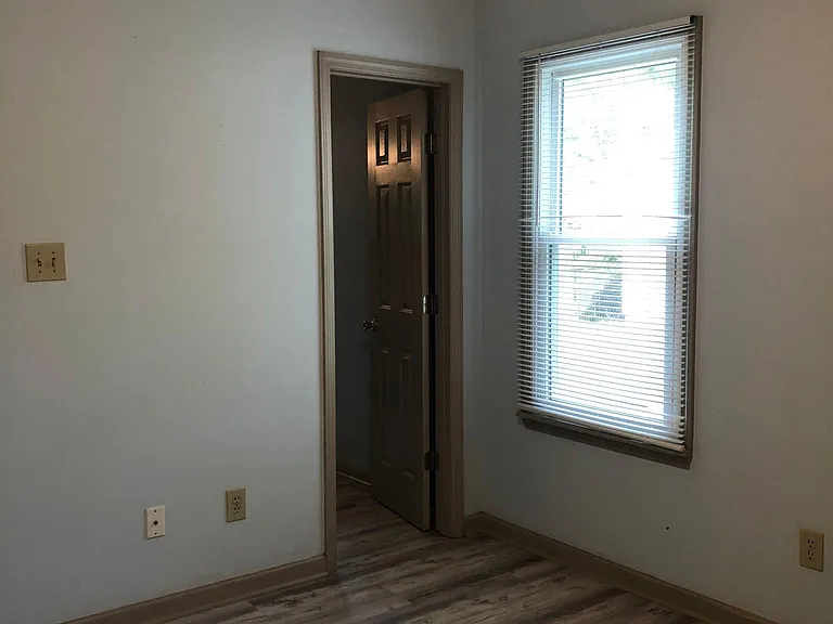 1808 College St SE — Photo 8